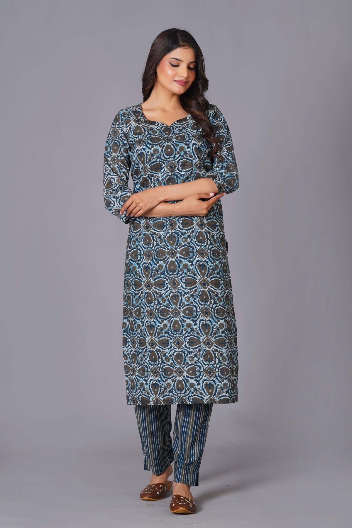 Click to view full screen Azure Geometric Bloom Cotton Suit Set - Himdim Wear
