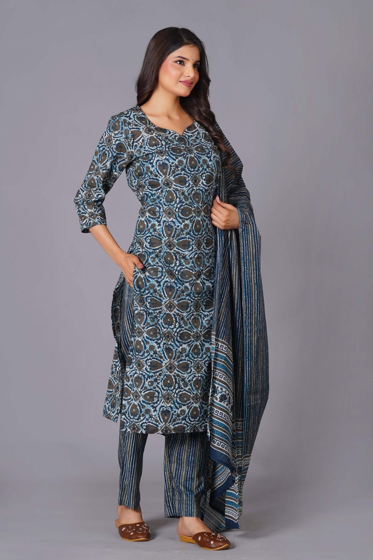 Click to view full screen Azure Geometric Bloom Cotton Suit Set - Himdim Wear