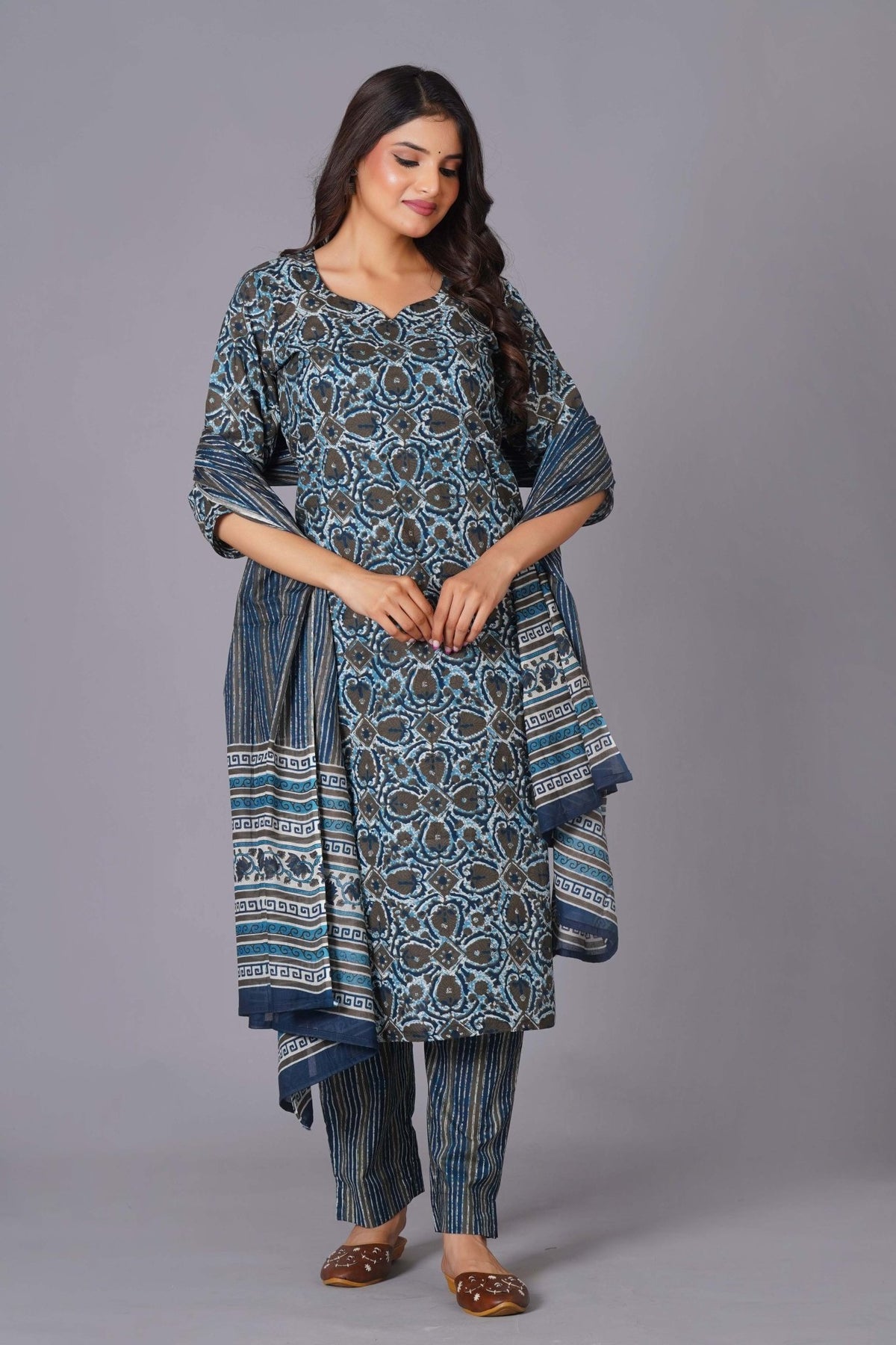 Click to view full screen Azure Geometric Bloom Cotton Suit Set - Himdim Wear