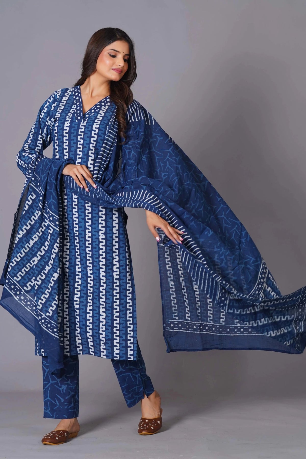 Click to view full screen Indigo Maze Handblock Cotton Suit Set - Himdim Wear