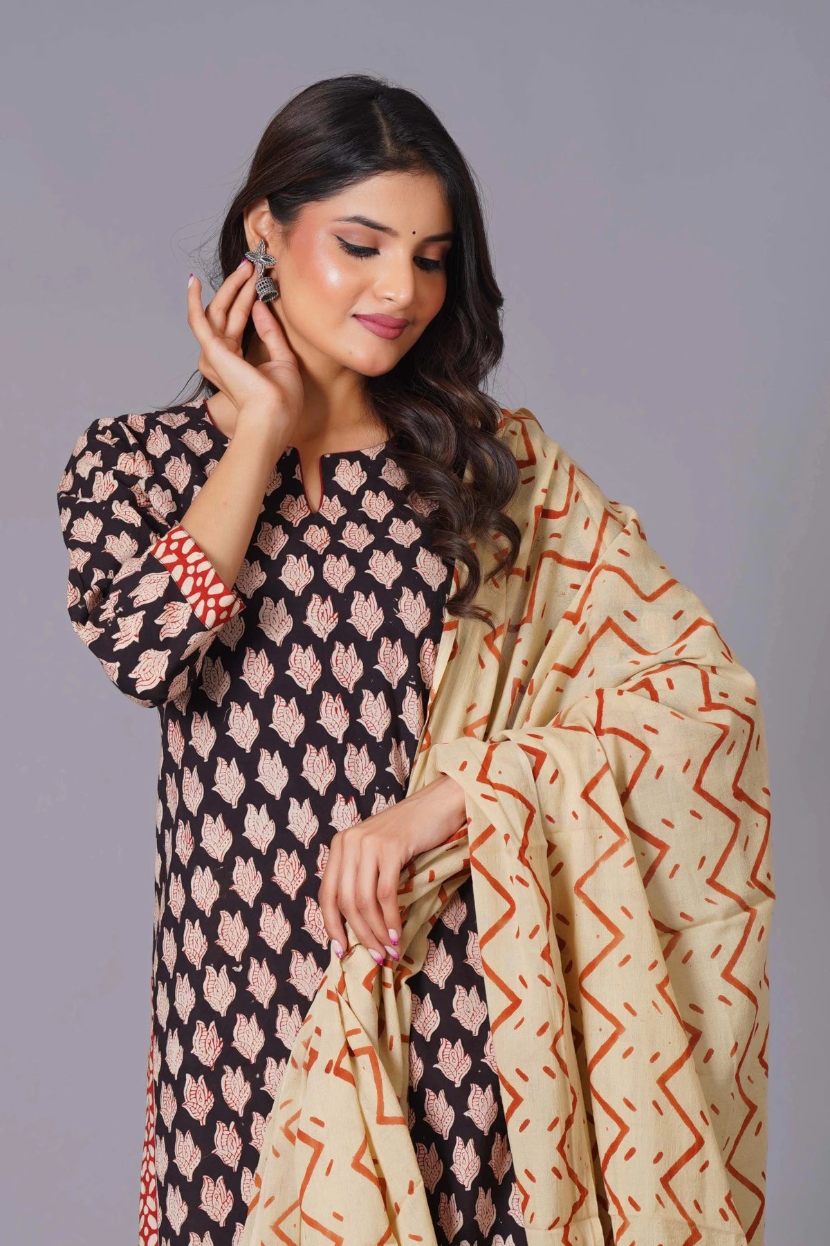 Click to view full screen Noir Leaf Handblock Cotton Suit Set - Himdim Wear