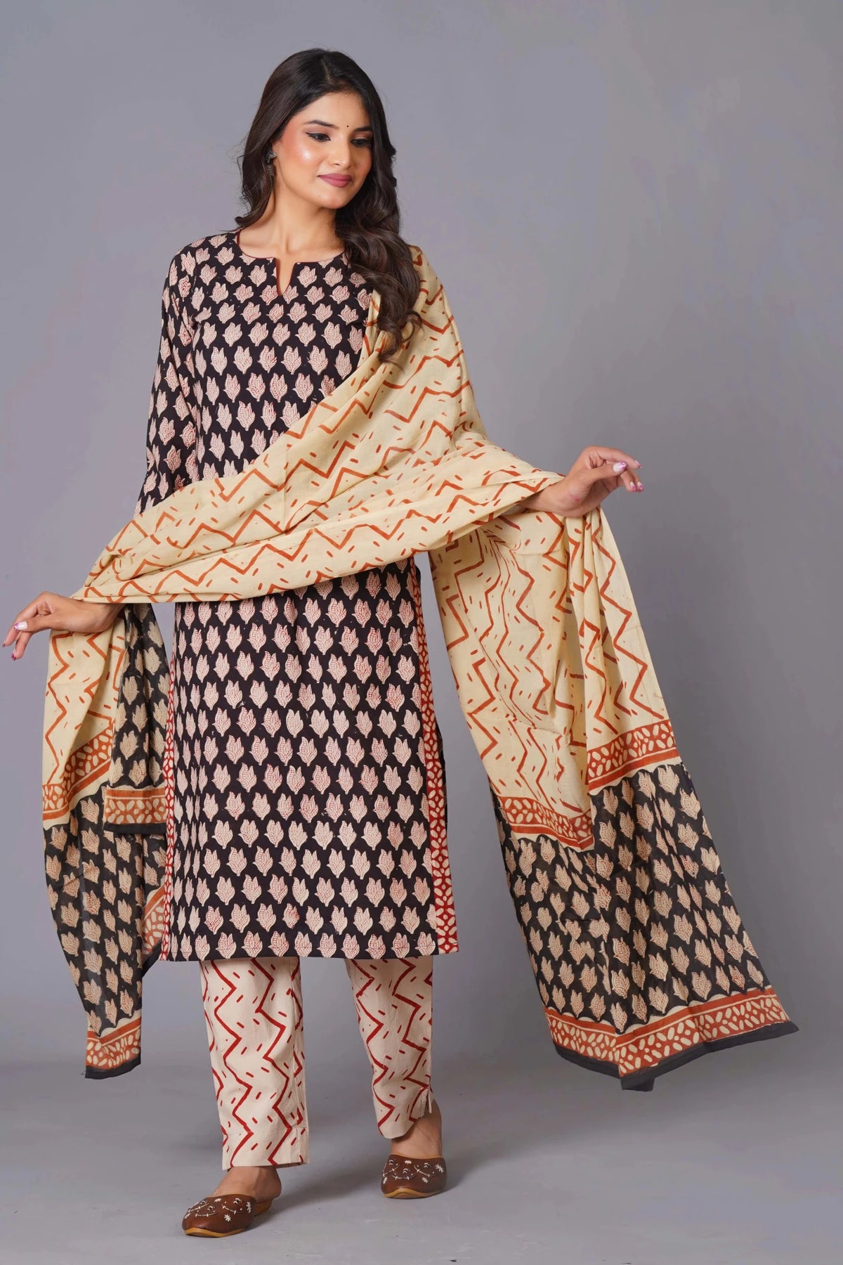 Click to view full screen Noir Leaf Handblock Cotton Suit Set - Himdim Wear