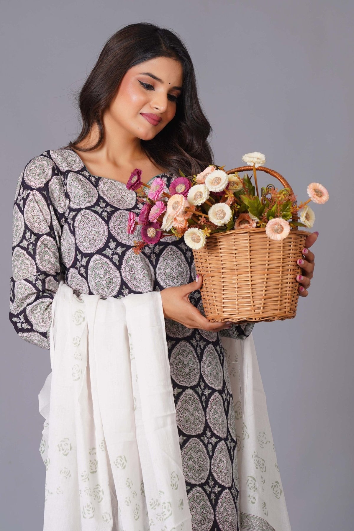 Click to view full screen Ornate Paisley Handblock Cotton Suit Set - Himdim Wear