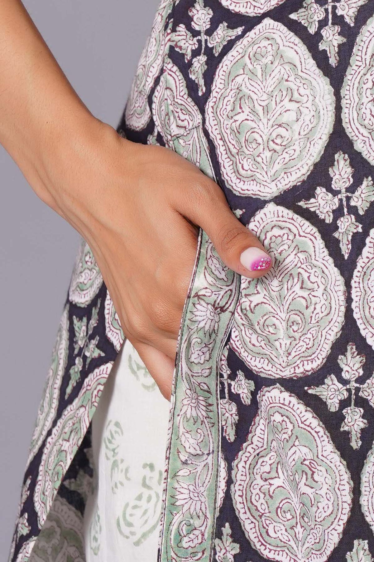 Click to view full screen Ornate Paisley Handblock Cotton Suit Set - Himdim Wear