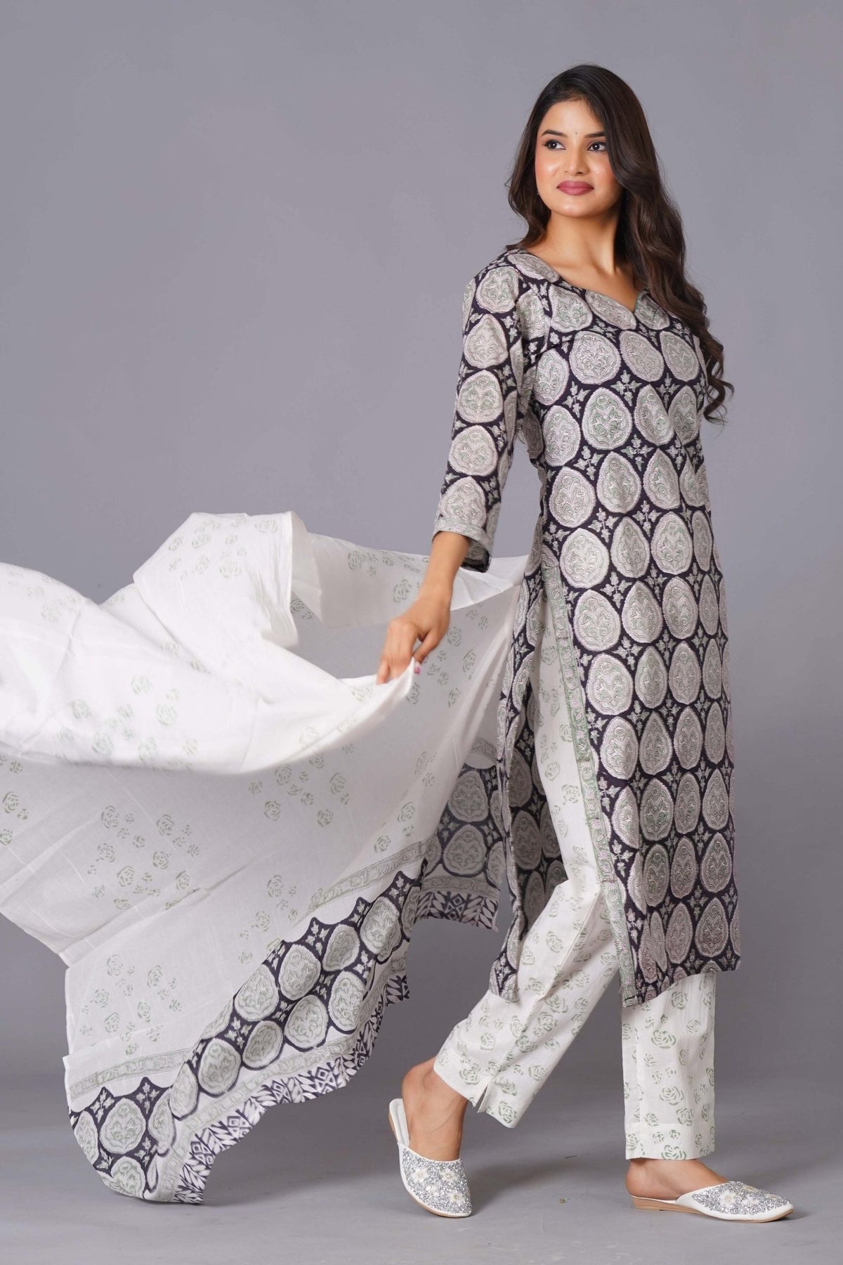 Click to view full screen Ornate Paisley Handblock Cotton Suit Set - Himdim Wear
