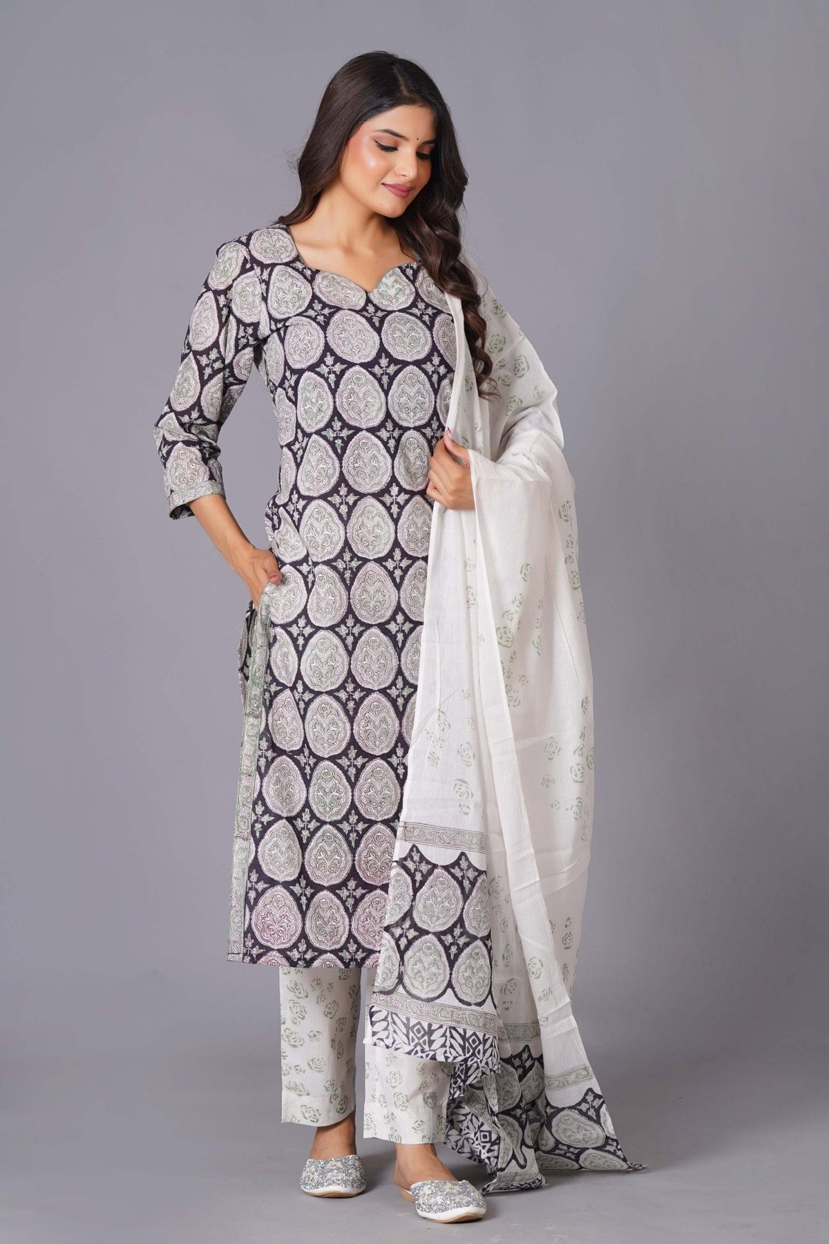 Click to view full screen Ornate Paisley Handblock Cotton Suit Set - Himdim Wear