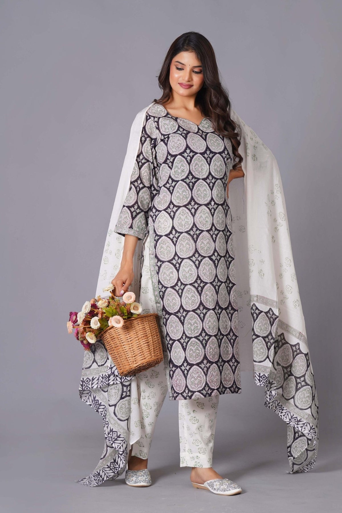 Click to view full screen Ornate Paisley Handblock Cotton Suit Set - Himdim Wear