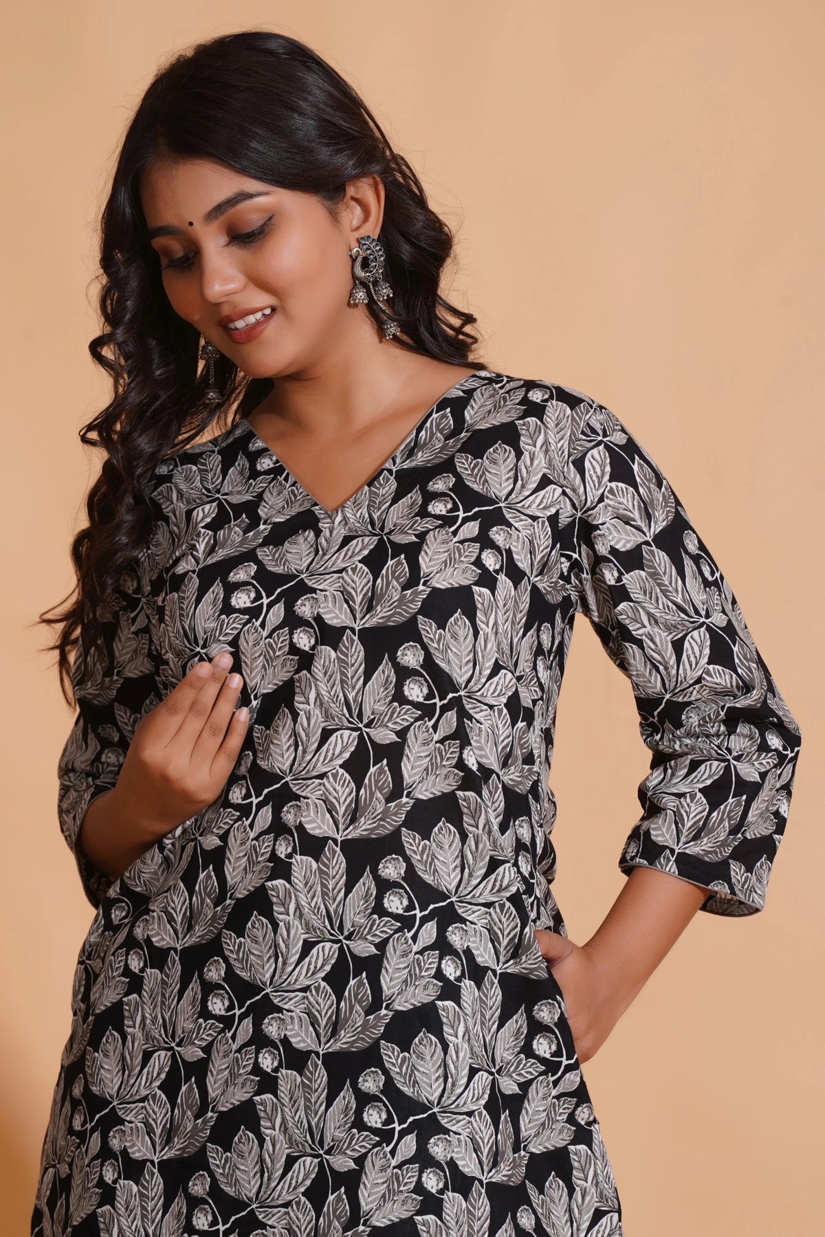 Click to view full screen Women's Monochrome Leaf Print A-Line Kurta Set - Himdim Wear