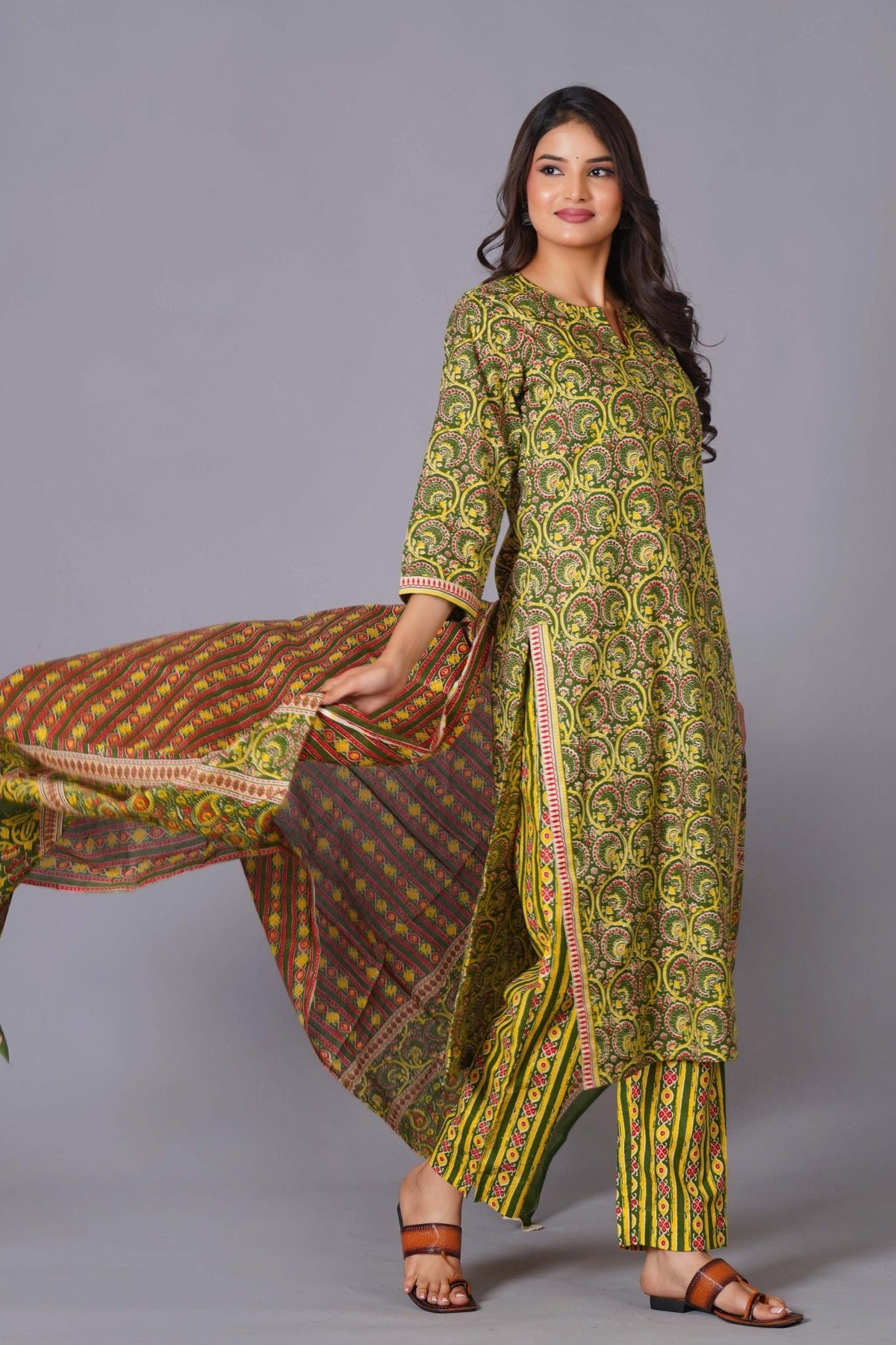 Verdant Paisley Heritage Print Kurta Set - Himdim Wear